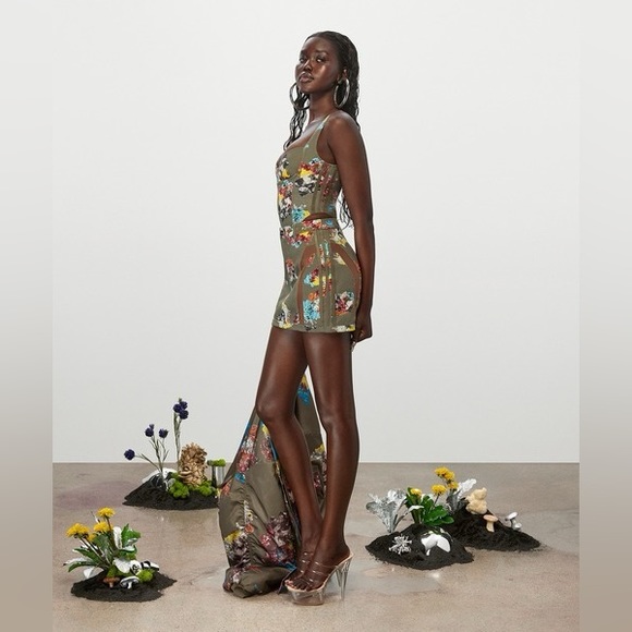 IVY PARK x ADIDAS | ⭐️ HOST PICK ⭐️ MINI SKIRT CRYSTAL FLORAL DARK KHAKI - Picture 6 of 15